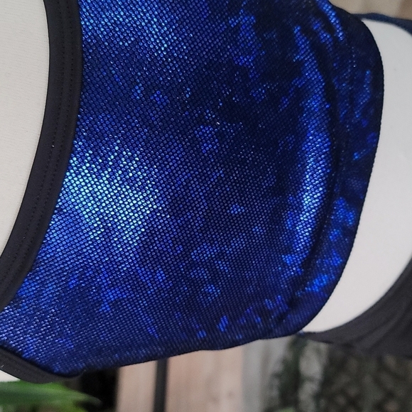 Shimmy Shimmy Inc Crop Top & Short Set - Picture 5 of 6